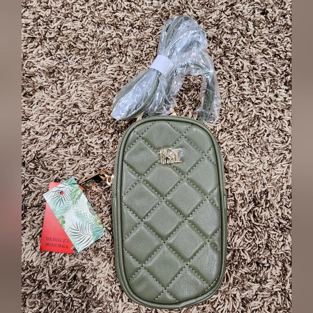 Badgley Mischka Vegan Leather Phone Case Green Chive With Strap $59